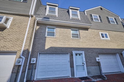 Photo of 9 Circuit Ln #9, Watertown, MA 02472 (MLS # 73566158)
