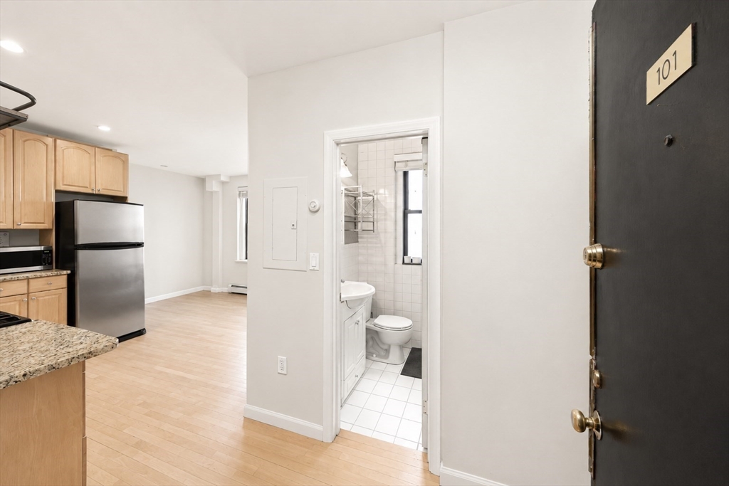 64 Queensberry St. 101
