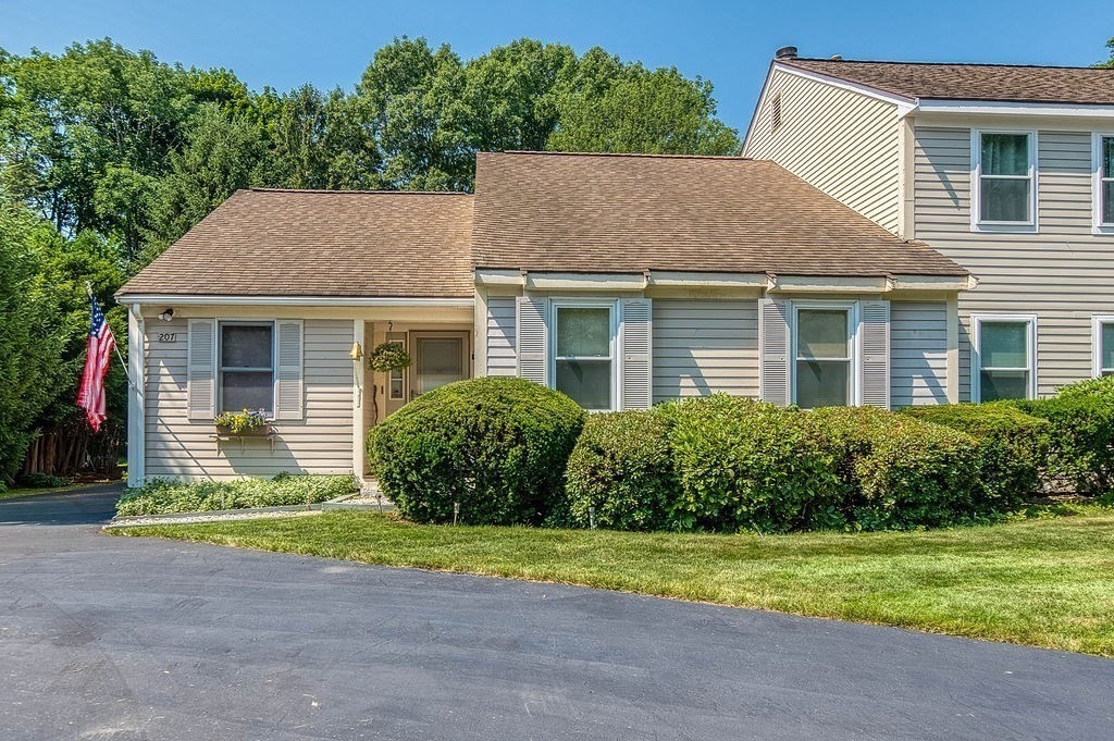 207 Mechanic St 207