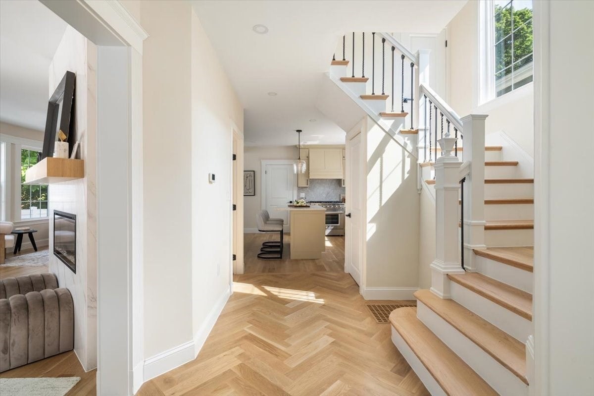8 Hollis Street, Newton MA 02458