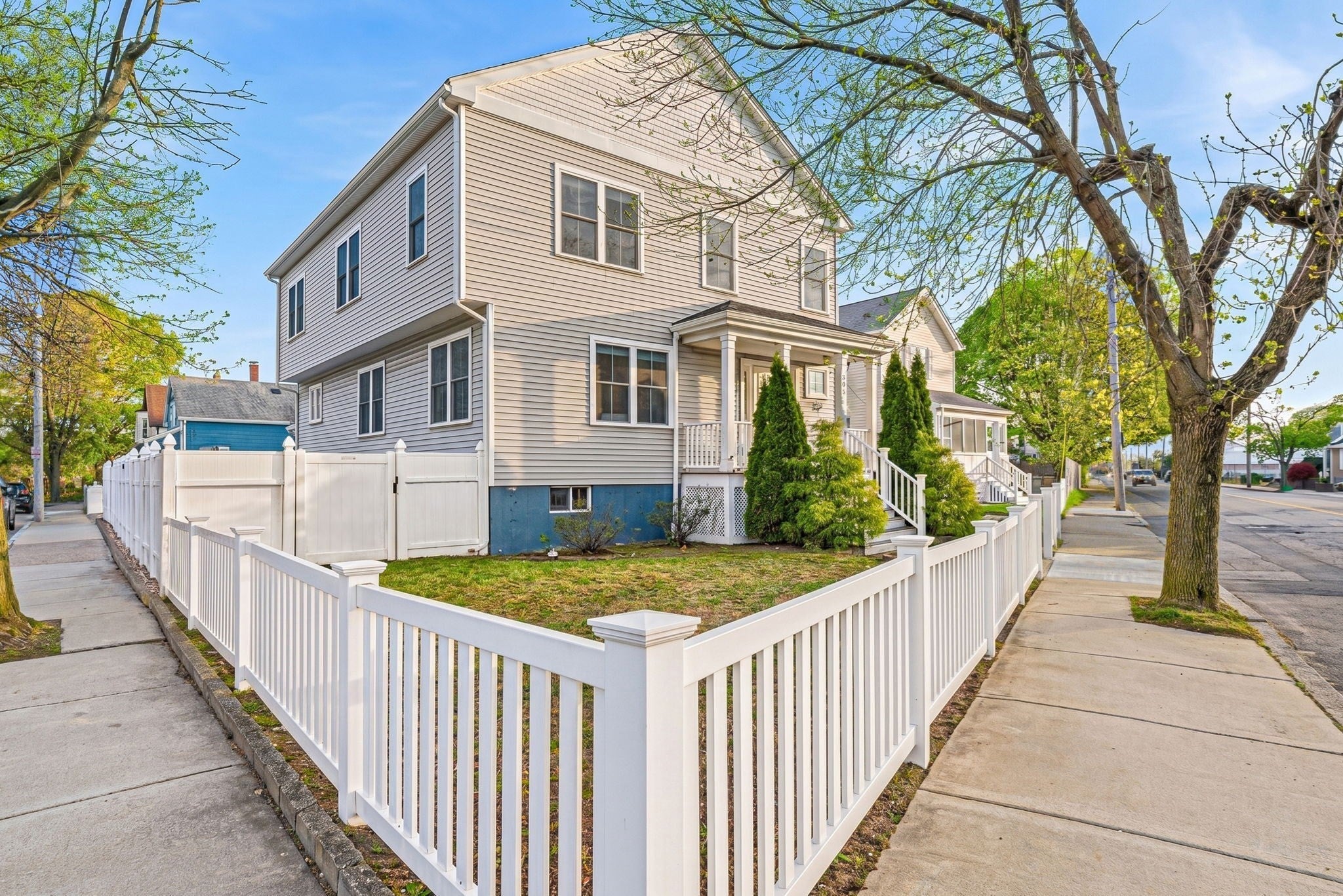 Photo of 305 Lynn St, Malden, MA