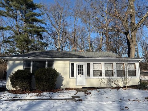 Photo of 18 Lawton St, Springfield, MA 01109 (MLS # 73463521)