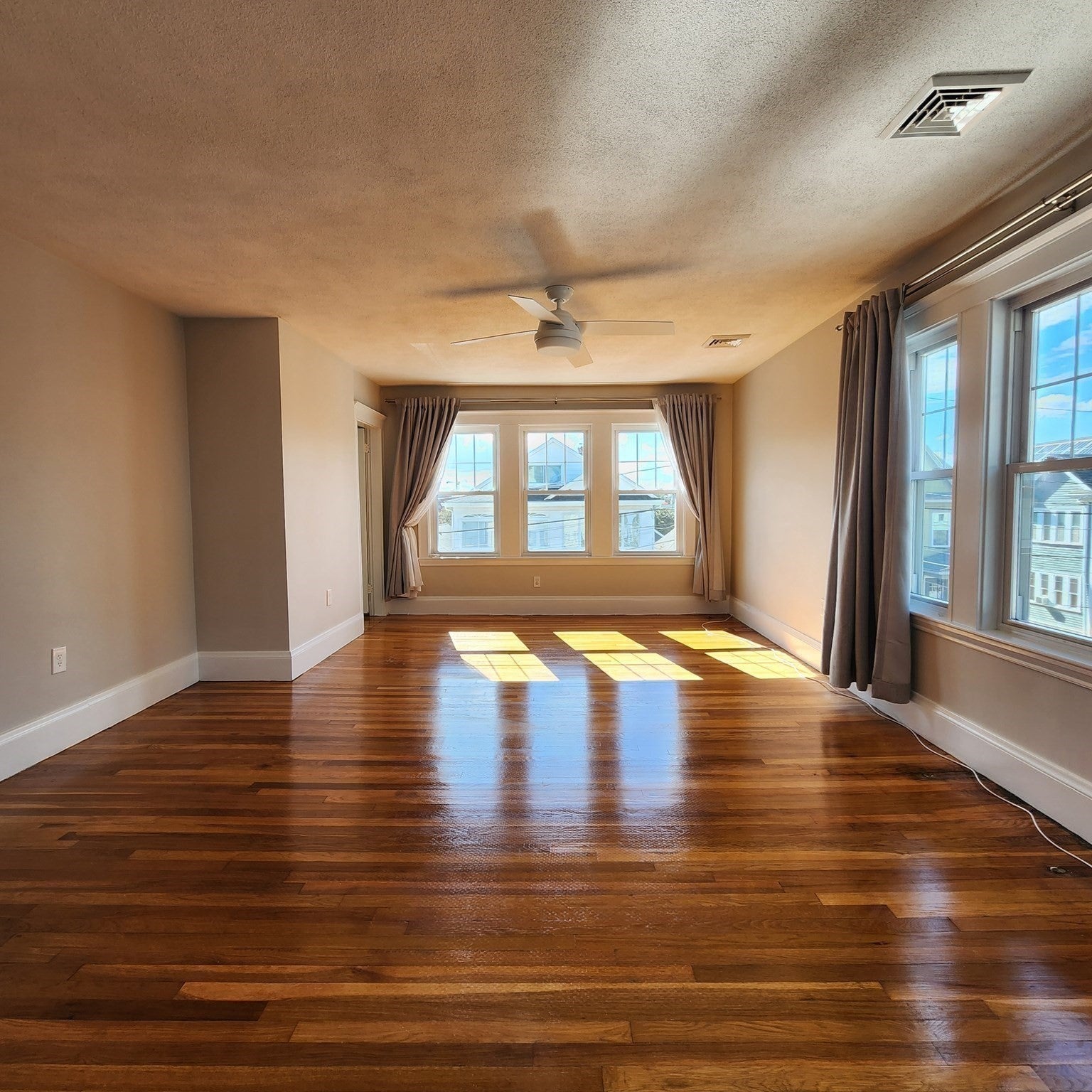 57 Puritan Rd #2, Somerville, MA, 57 Puritan Rd #2, Somerville, MA Photo #3