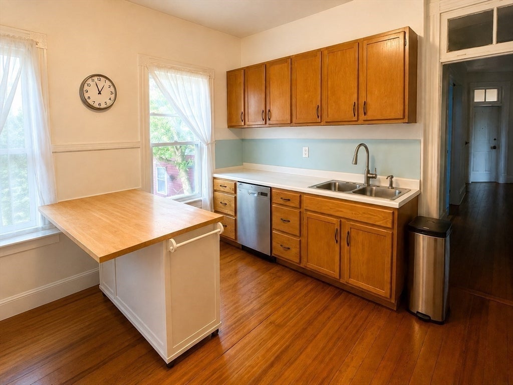 40 Perry ST #3, Brookline, MA Photo #3