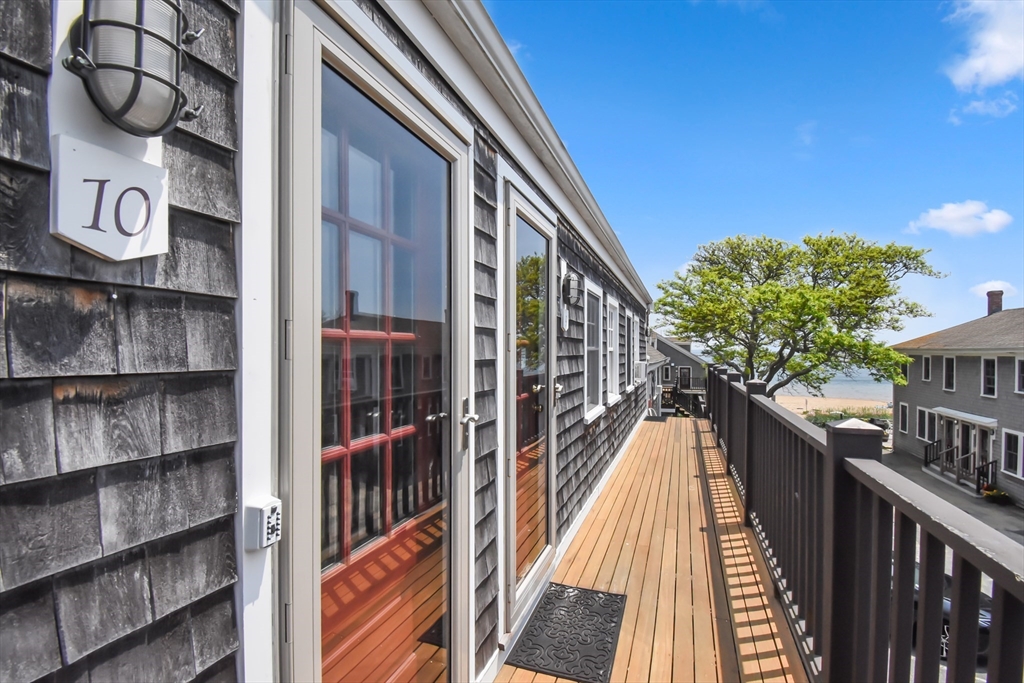 381 Commercial Street 10