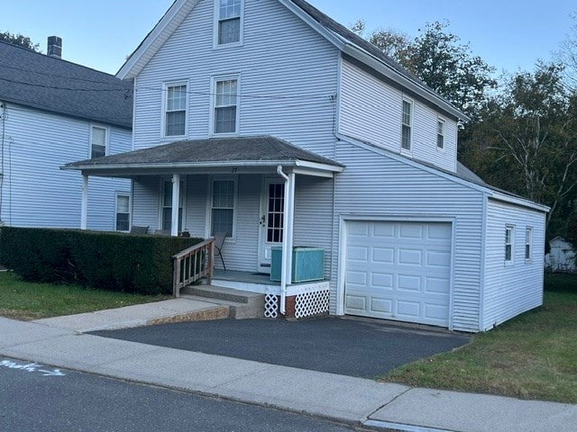 27 Maple Ave