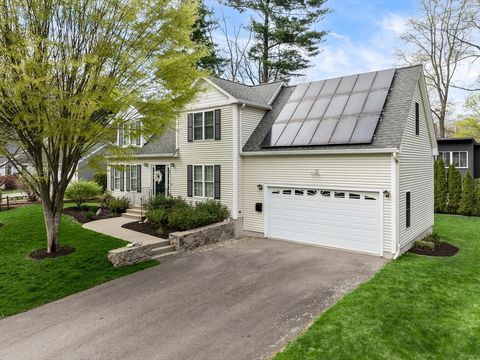 84 Tanager Rd Attleboro MA 02703