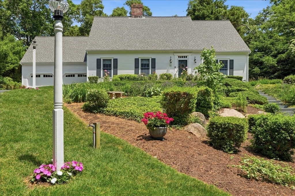 11 Tower Hill Dr
