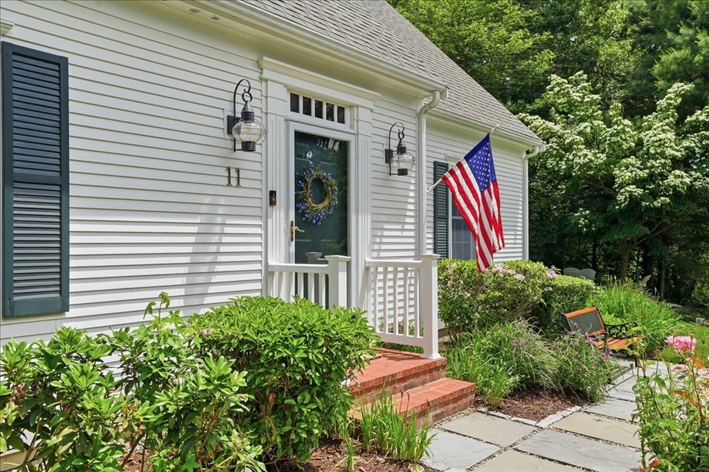 11 Tower Hill Dr