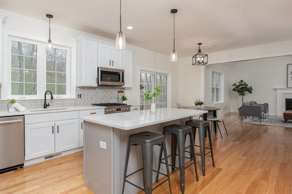 31 Oriole Dr