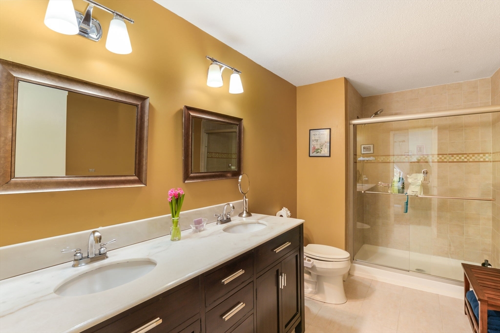 Mashpee, Massachusetts 02649, United States, 2 Bedrooms Bedrooms, ,3 BathroomsBathrooms,Residential,Contingent,121758