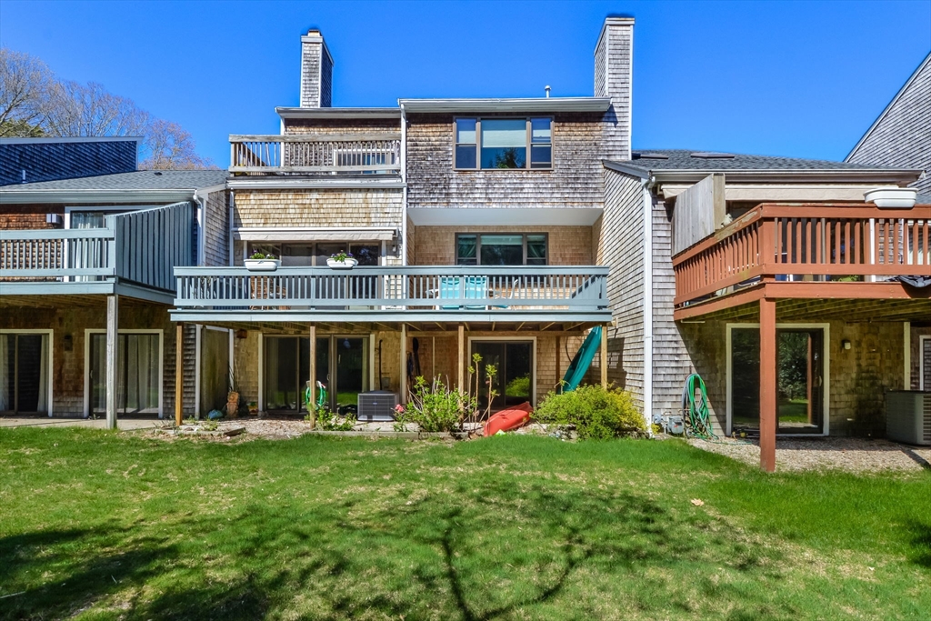 Mashpee, Massachusetts 02649, United States, 2 Bedrooms Bedrooms, ,3 BathroomsBathrooms,Residential,Contingent,121758