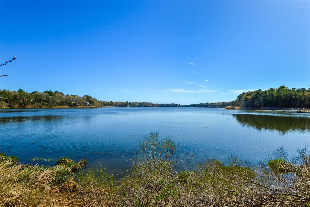 Mashpee, Massachusetts 02649, United States, 2 Bedrooms Bedrooms, ,3 BathroomsBathrooms,Residential,Contingent,121758