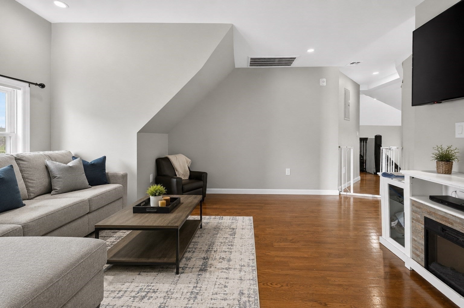 37 Stonehurst ST, Boston, MA, 37 Stonehurst ST, Boston, MA Photo #8