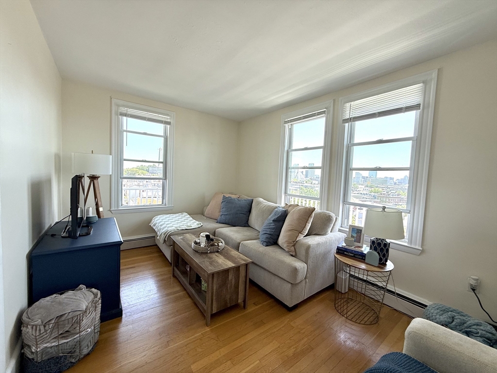 276 Bunker Hill St 3