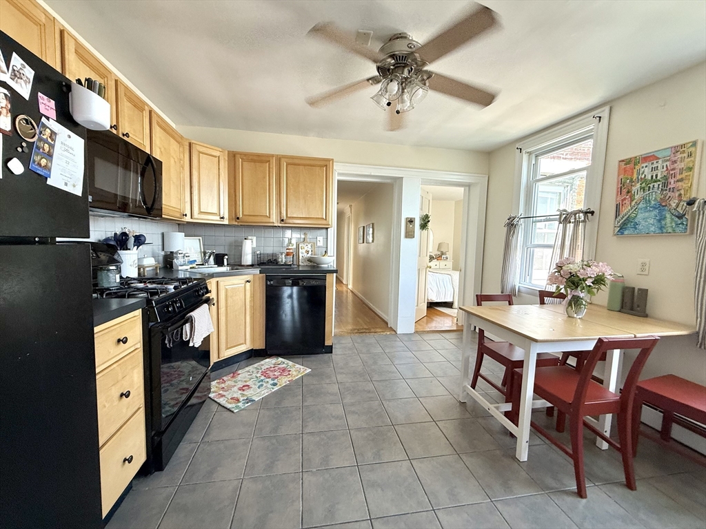 276 Bunker Hill St 3