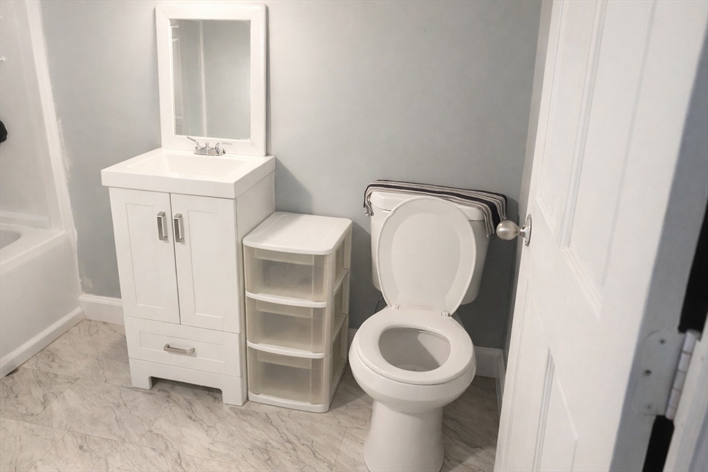 1045-1047 Worcester St