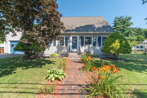 Photo of 117 River St, Hudson, MA 01749 (MLS # 73551290)