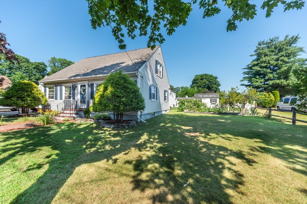 117 River St