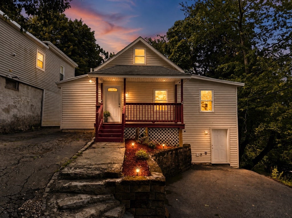 Photo of 8 Hawkins St, Worcester, MA