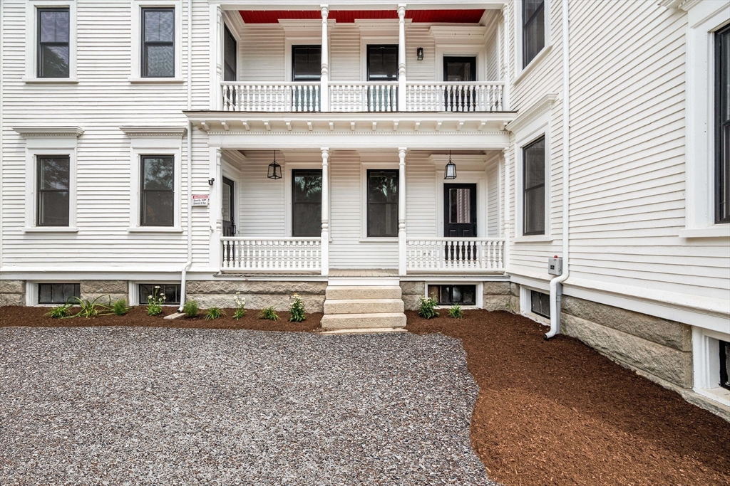 16 Water St B