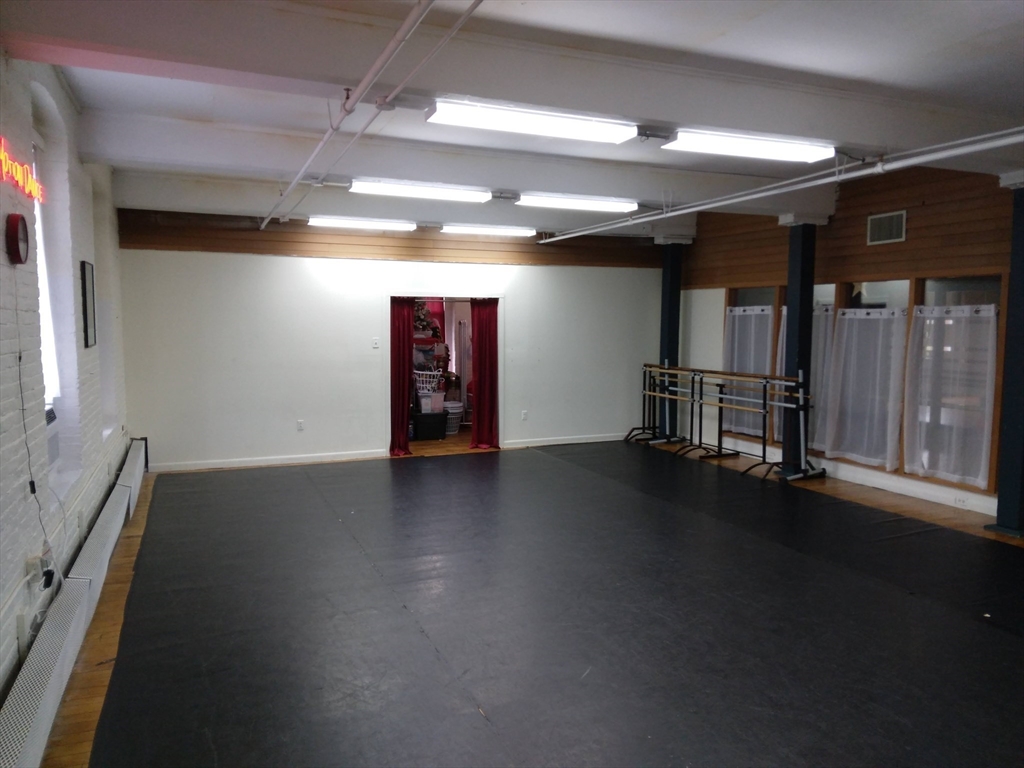 559 Main Street - Rt. 20 unit 201