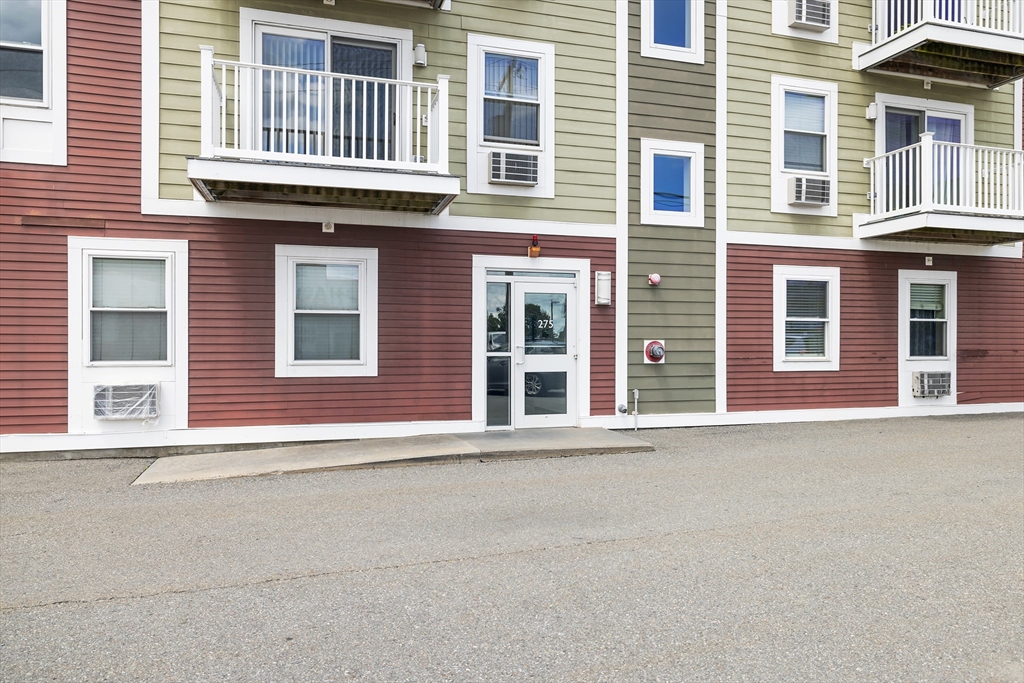 275 W Main St 21