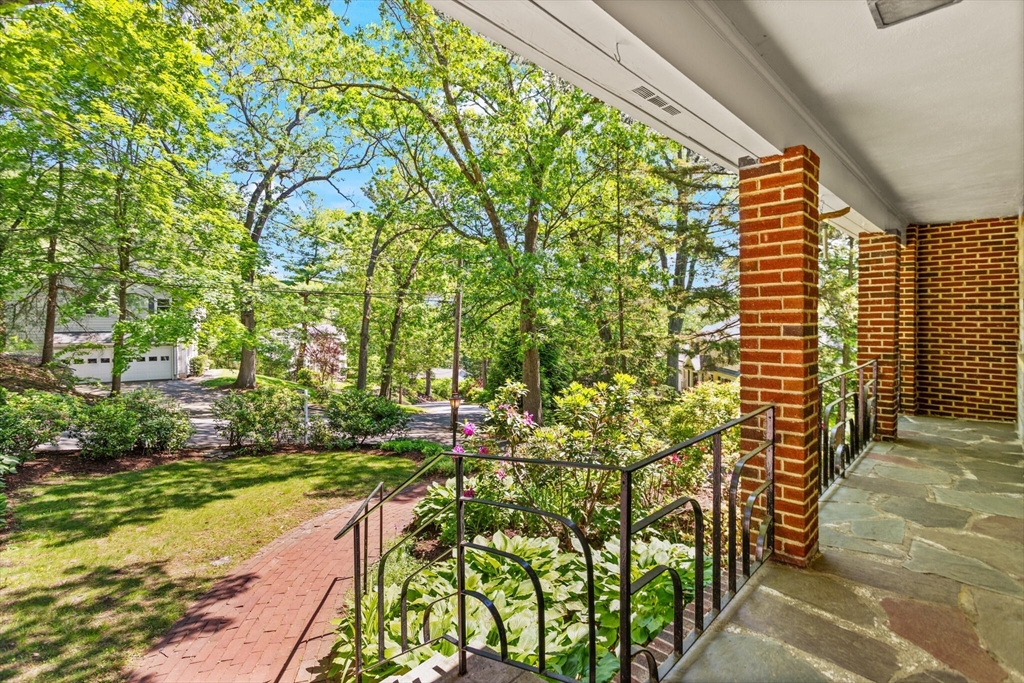 10 Girard Rd