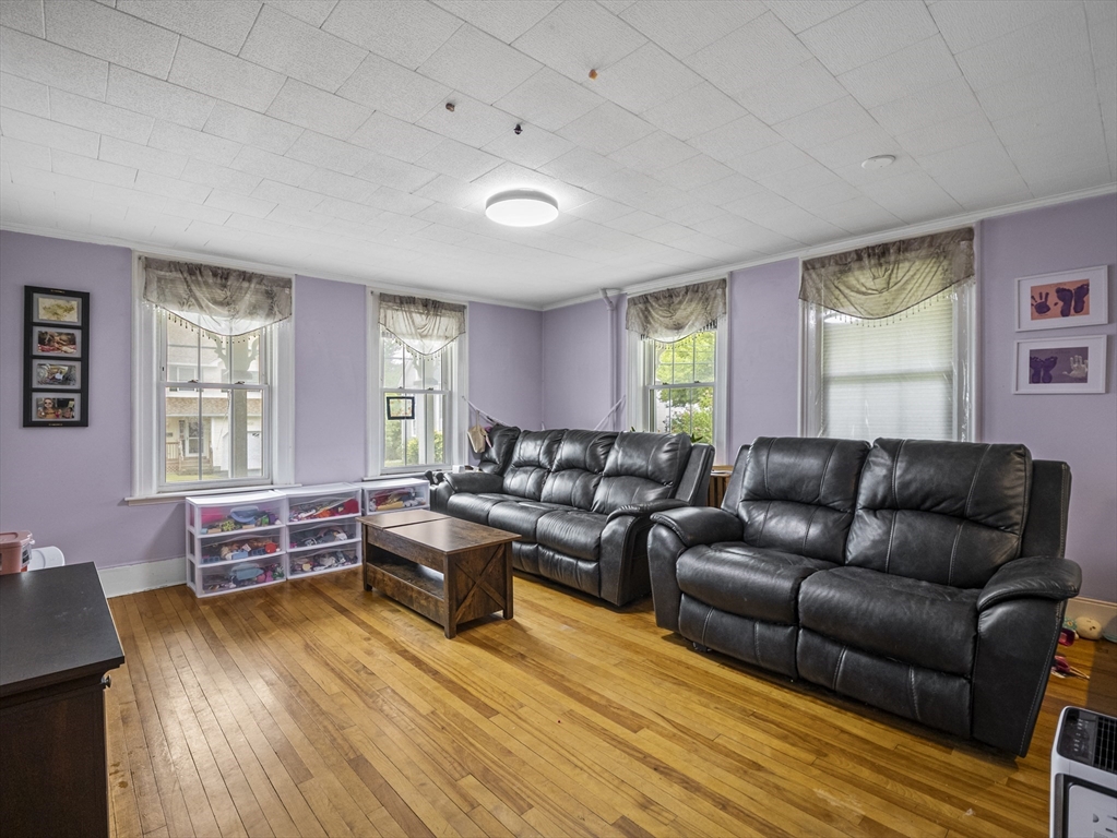 119 West St