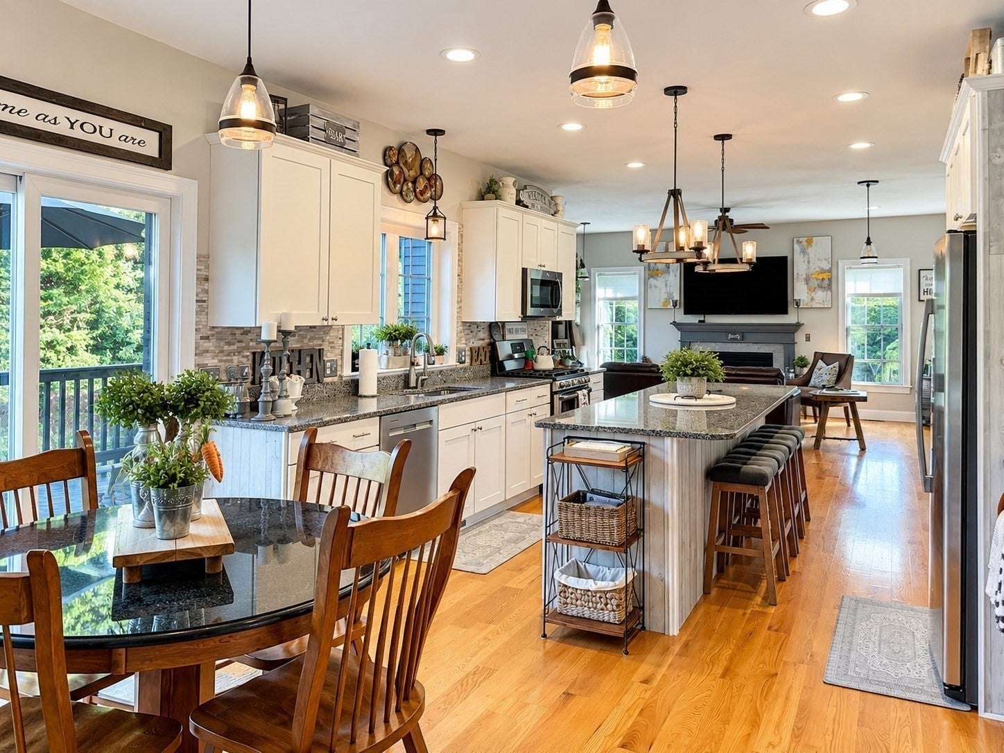 4 Meredith Way, Sturbridge, MA Photo #7