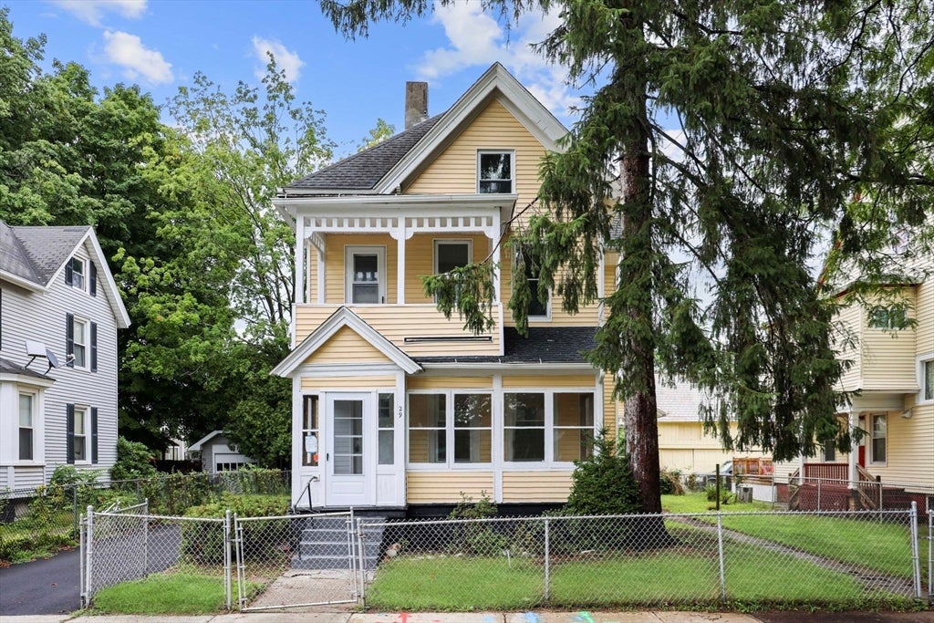 29 Yale St