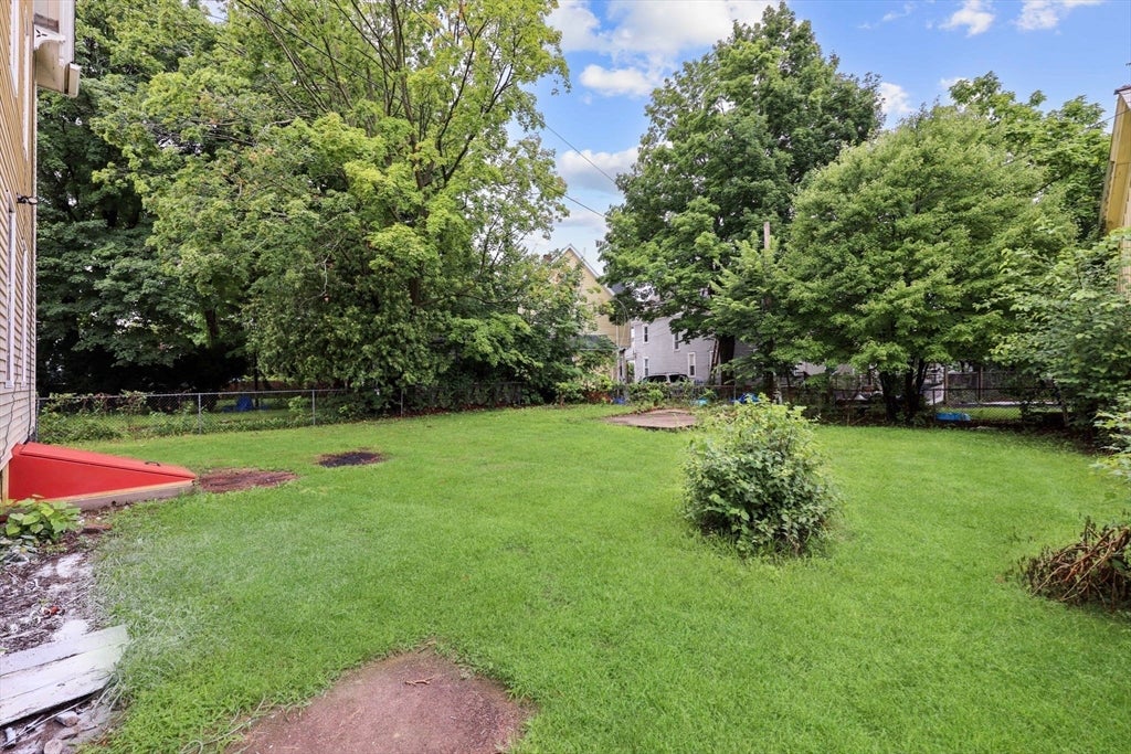 29 Yale St, Springfield, MA Photo #33