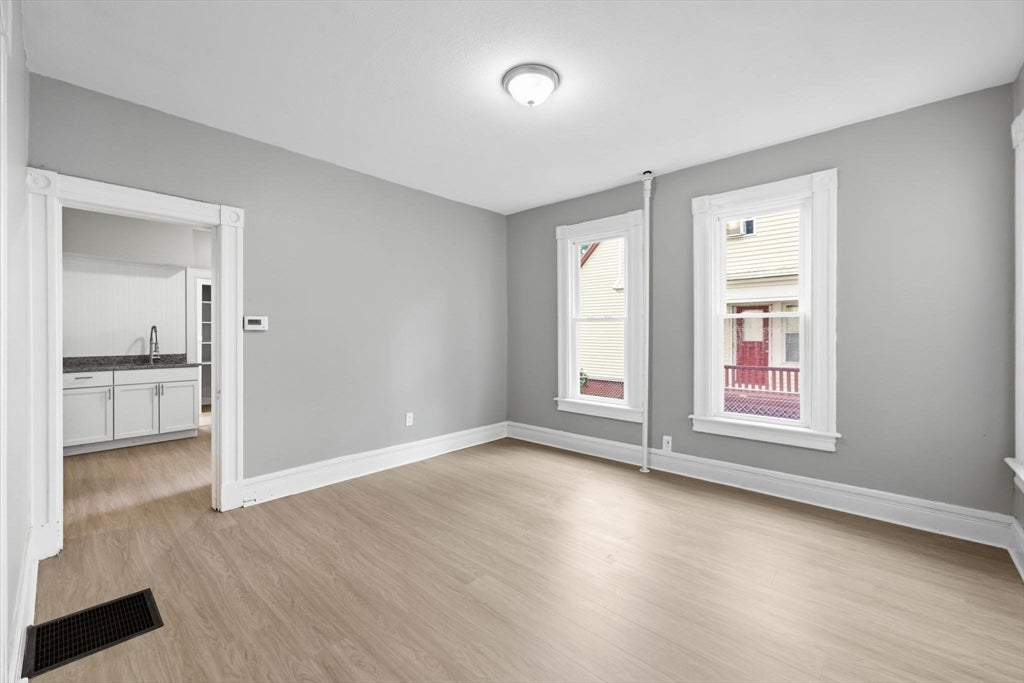 29 Yale St