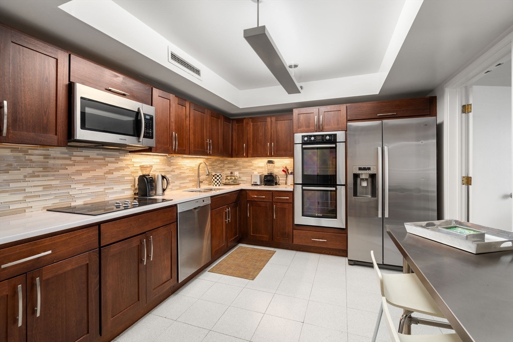 75-83 Cambridge Pkwy E1203