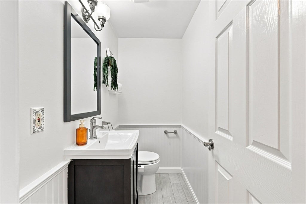 901 Sandy Lane, Wilmington, MA Photo #12