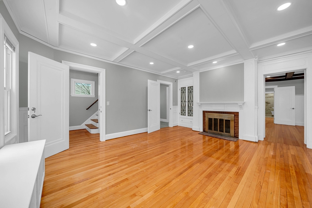 26 Richardson Ave 26