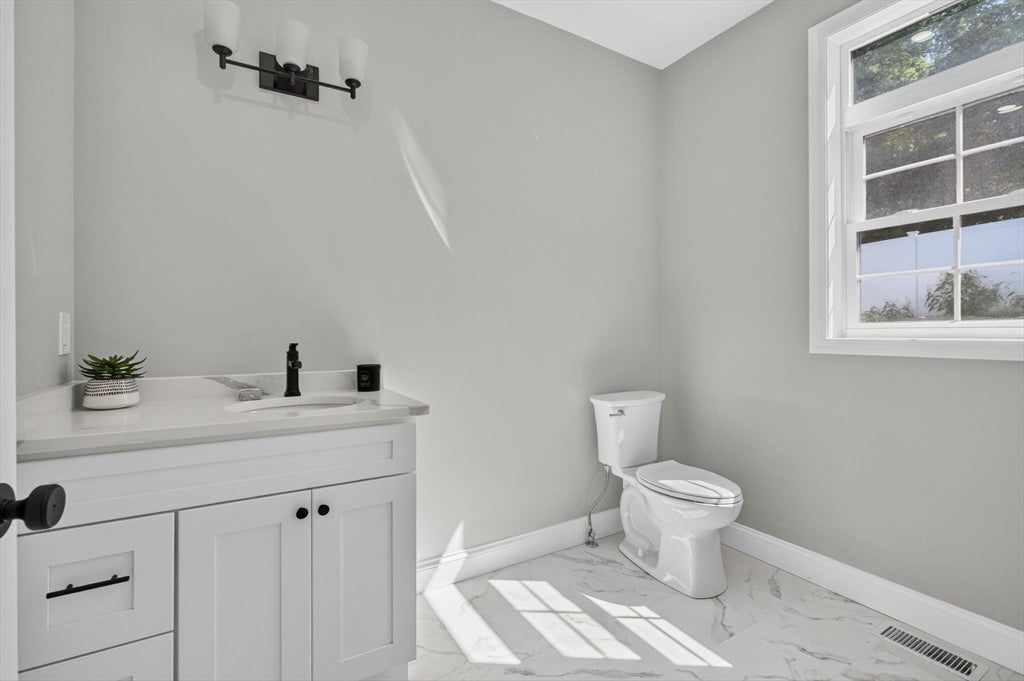 44 Grandview Road, Reading, MA, 44 Grandview Road, Reading, MA Photo #10