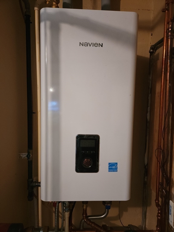 Milton, Massachusetts 02186, United States, 4 Bedrooms Bedrooms, ,2 BathroomsBathrooms,Residential,Active,179627