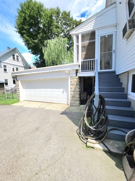 Milton, Massachusetts 02186, United States, 4 Bedrooms Bedrooms, ,2 BathroomsBathrooms,Residential,Active,179627