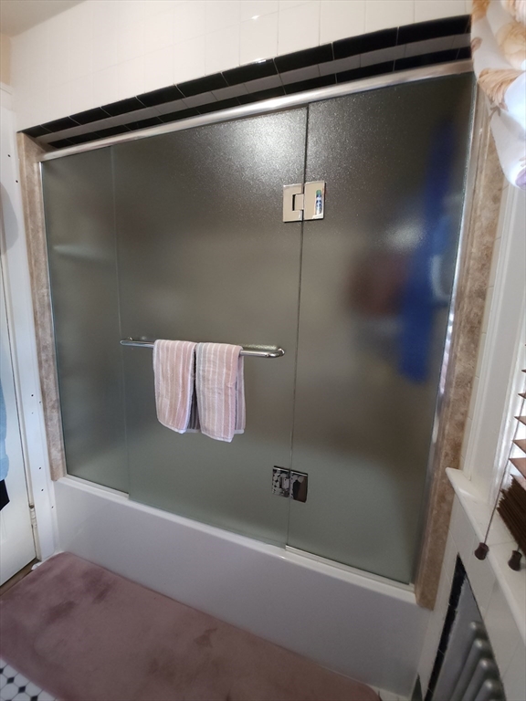 Milton, Massachusetts 02186, United States, 4 Bedrooms Bedrooms, ,2 BathroomsBathrooms,Residential,Active,179627