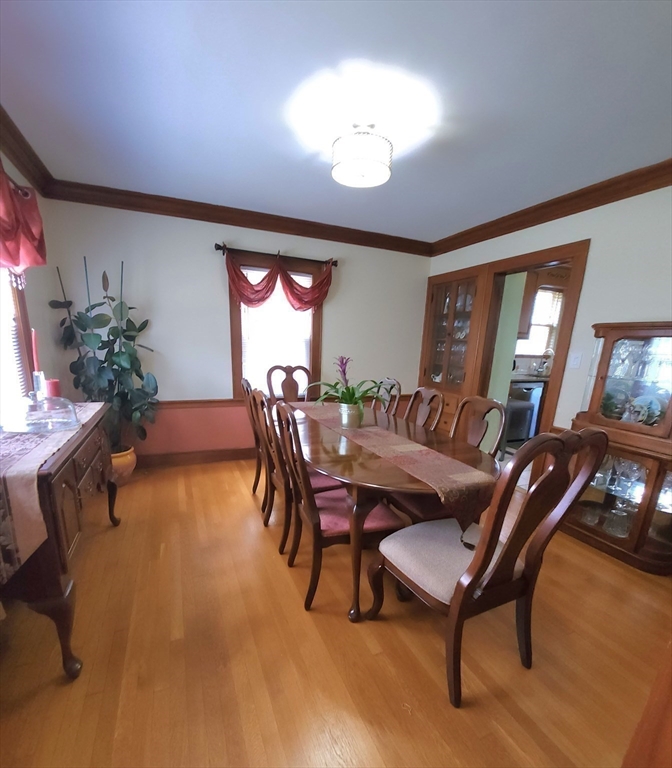 Milton, Massachusetts 02186, United States, 4 Bedrooms Bedrooms, ,2 BathroomsBathrooms,Residential,Active,179627