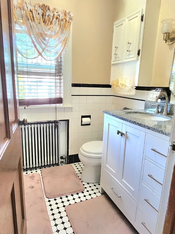 Milton, Massachusetts 02186, United States, 4 Bedrooms Bedrooms, ,2 BathroomsBathrooms,Residential,Active,179627