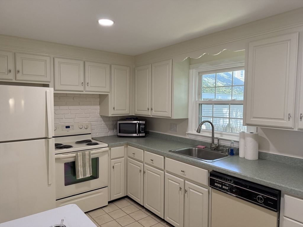98 Cedar Street 4