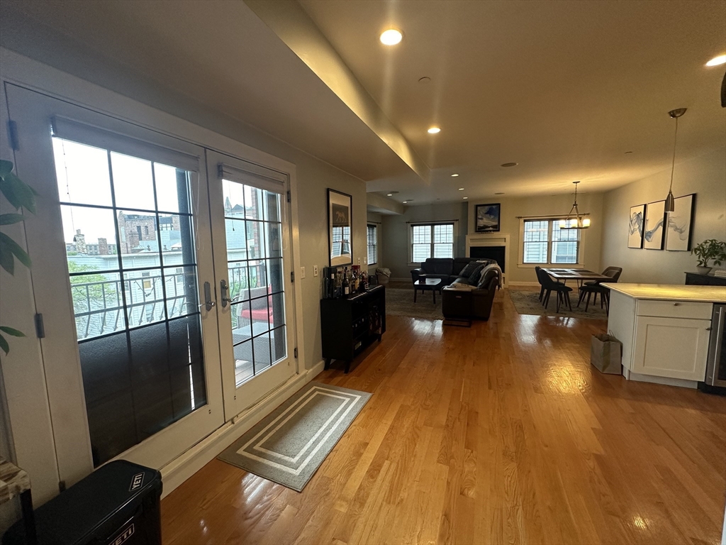 345 W Broadway 8