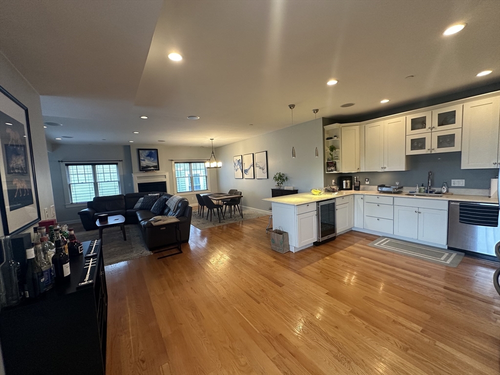 345 W Broadway 8