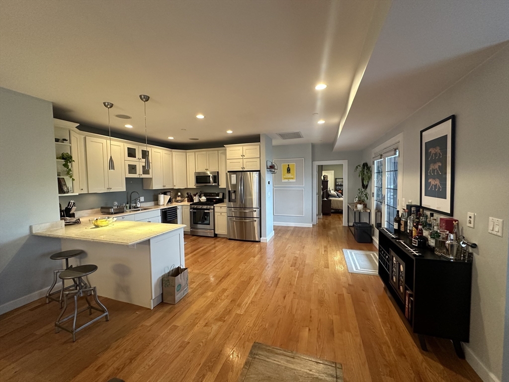345 W Broadway 8