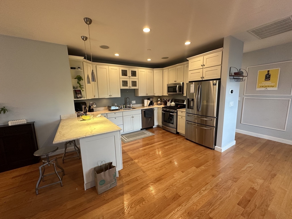 345 W Broadway 8