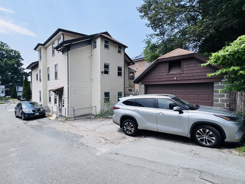 27 Shelby St