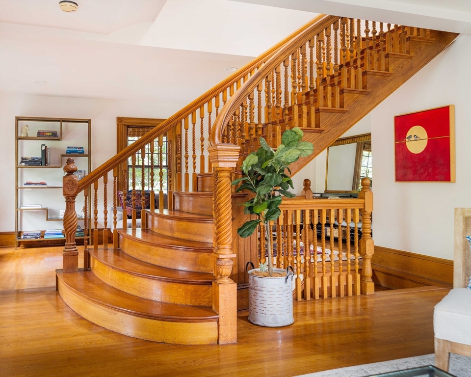 8 Ellsworth Avenue