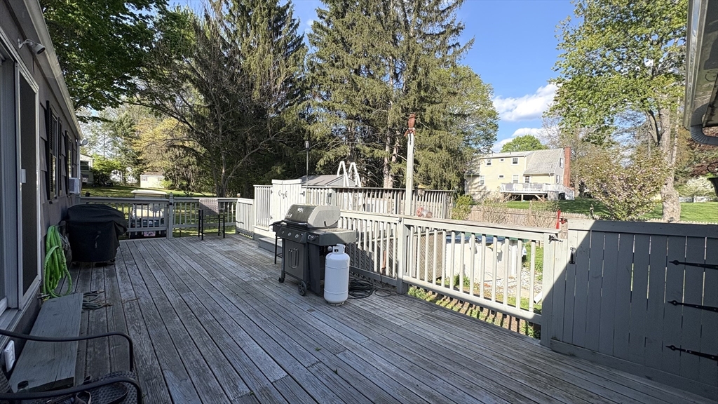 15 Fairhaven DR, East Longmeadow, MA Photo #5